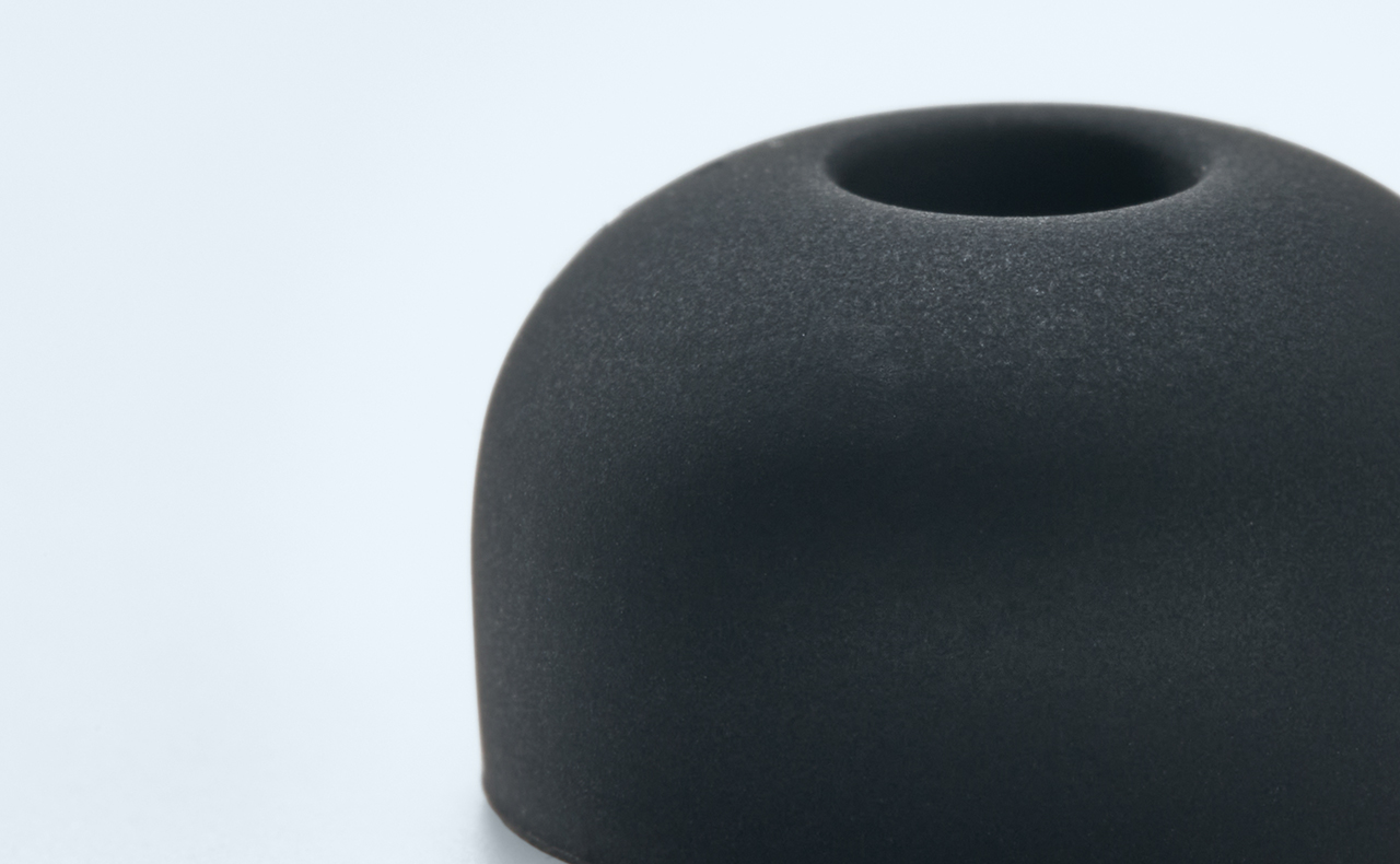 パーティングラインのない高い意匠性と優れた装着感